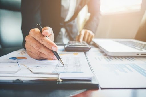 Disminuye los costos de tu empresa con un software a la medida 3 Cómo un software a la medida disminuye los costos de mi empresa